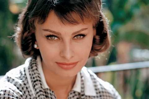 Sophia Loren’s $2 Beauty Trick Banishes Dark Circles Naturally