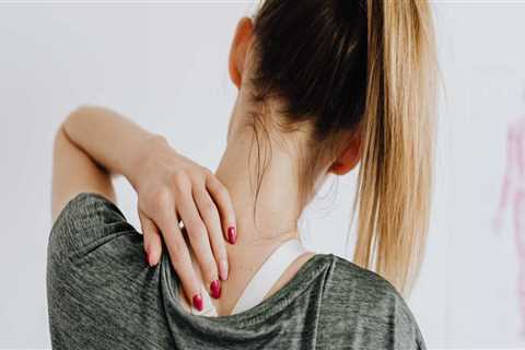 Is heat or ice better for neck pain?