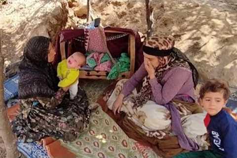 The brave grandmother''s effort alone to heal the baby''s mother in the mountains😔😌
