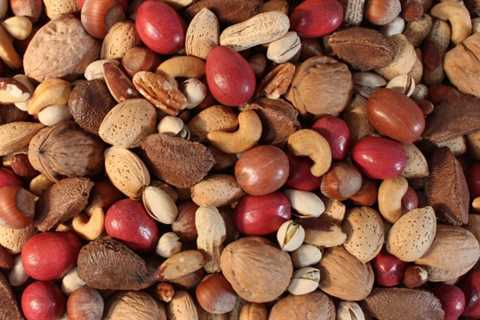 Uncover the Nutritional Superstars: Nuts For Optimal Nutrition!