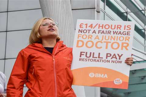 Tens of thousands of cancer patients ‘at risk’ due to NHS strikes