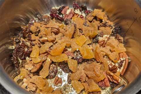 Dried apricots, raisins, cranberries, hemp hearts, chia seeds, pecans, nutmeg,…