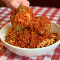 Top 10 Restaurant Chains for Scrumptious Spaghetti & Meatballs